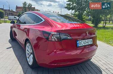 Седан Tesla Model 3 2019 в 