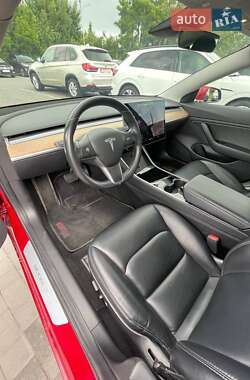 Седан Tesla Model 3 2019 в 