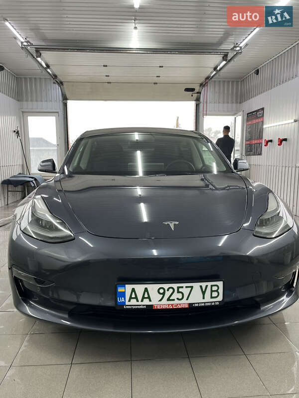 Седан Tesla Model 3 2022 в Киеве фото 3 Седан Tesla Model 3 2022 в Киеве