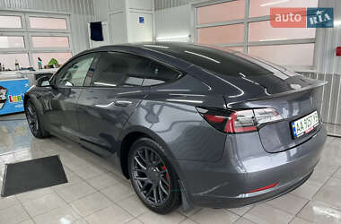 Седан Tesla Model 3 2022 в 