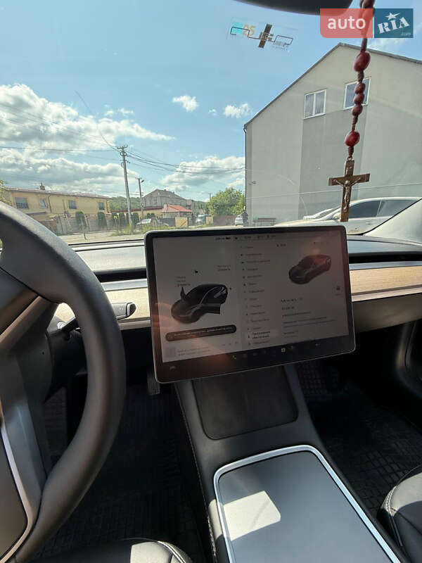 Седан Tesla Model 3 2023 в Жовкве