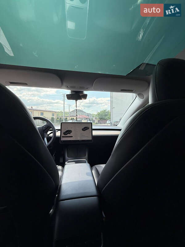 Седан Tesla Model 3 2023 в Жовкве
