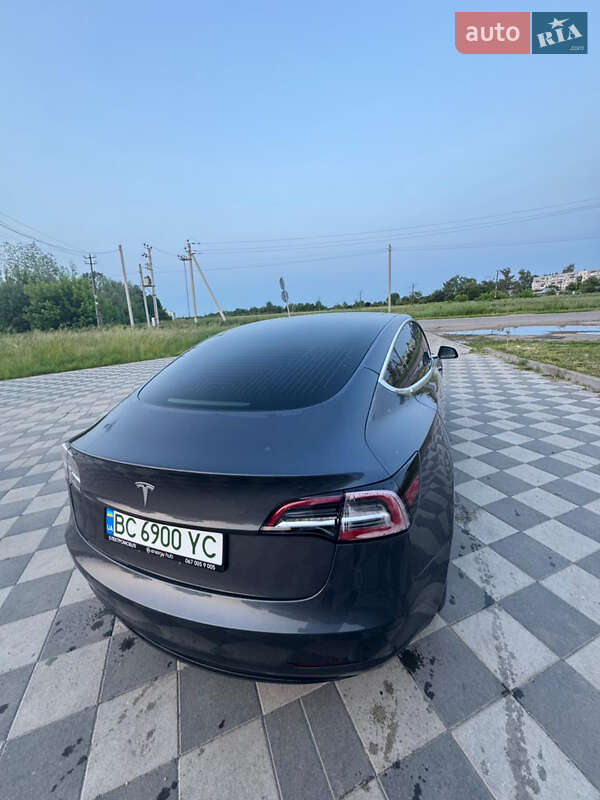 Седан Tesla Model 3 2018 в Самборе