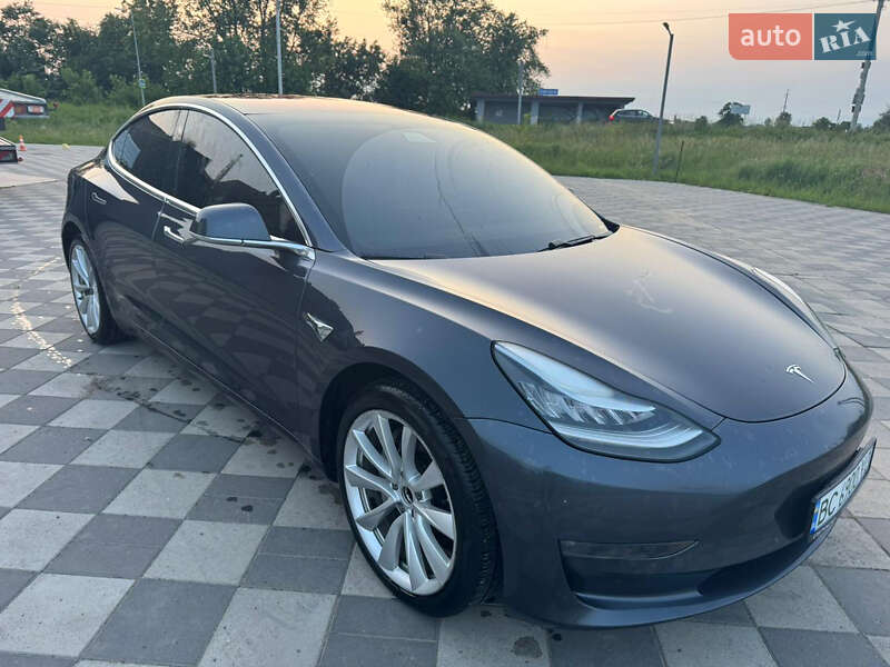 Седан Tesla Model 3 2018 в Самборе