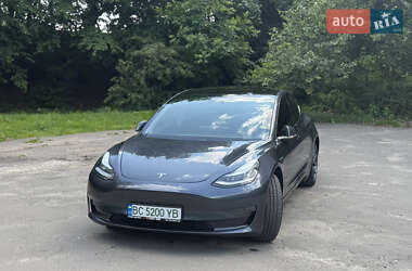 Седан Tesla Model 3 2019 в Львове
