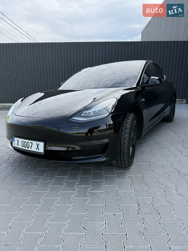 Седан Tesla Model 3 2019 в 