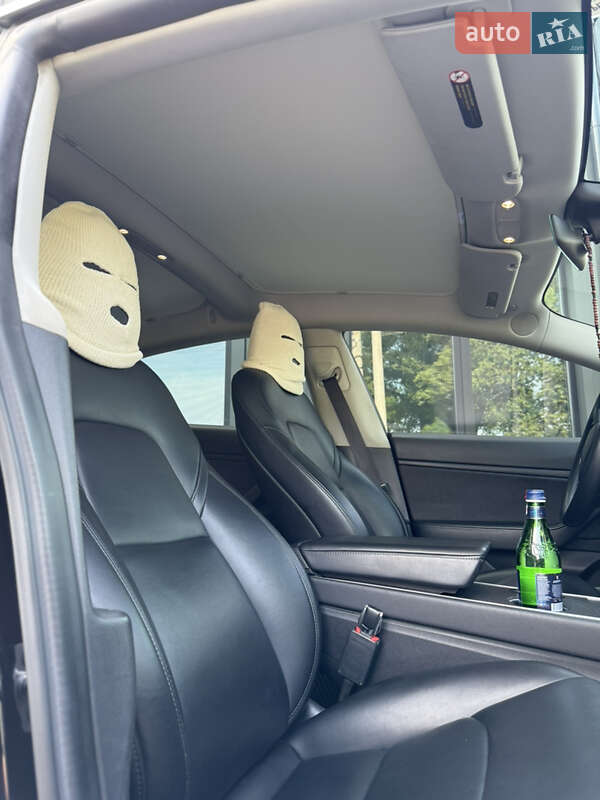 Седан Tesla Model 3 2019 в Києві