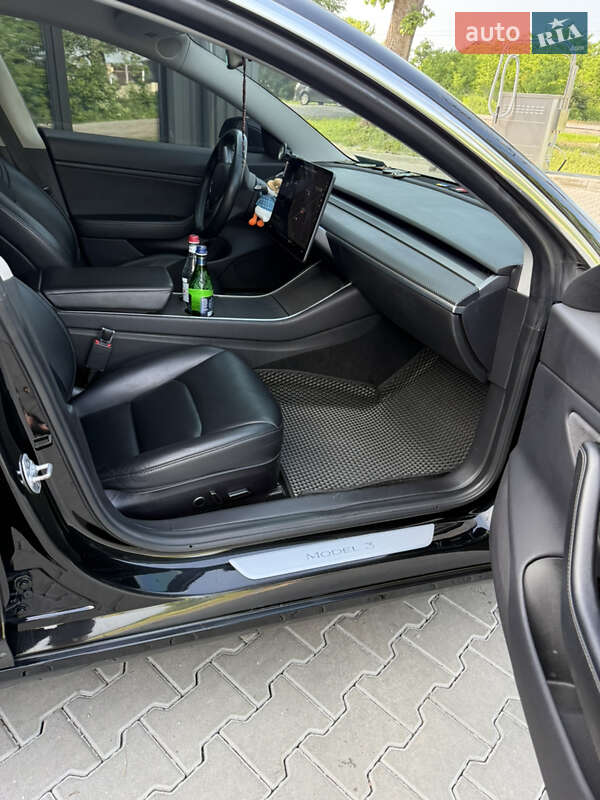 Седан Tesla Model 3 2019 в Києві