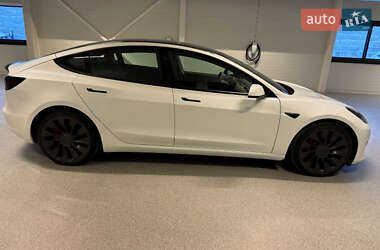 Седан Tesla Model 3 2021 в 