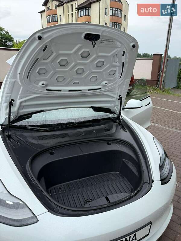 Седан Tesla Model 3 2023 в Киеве фото 8 Седан Tesla Model 3 2023 в Киеве