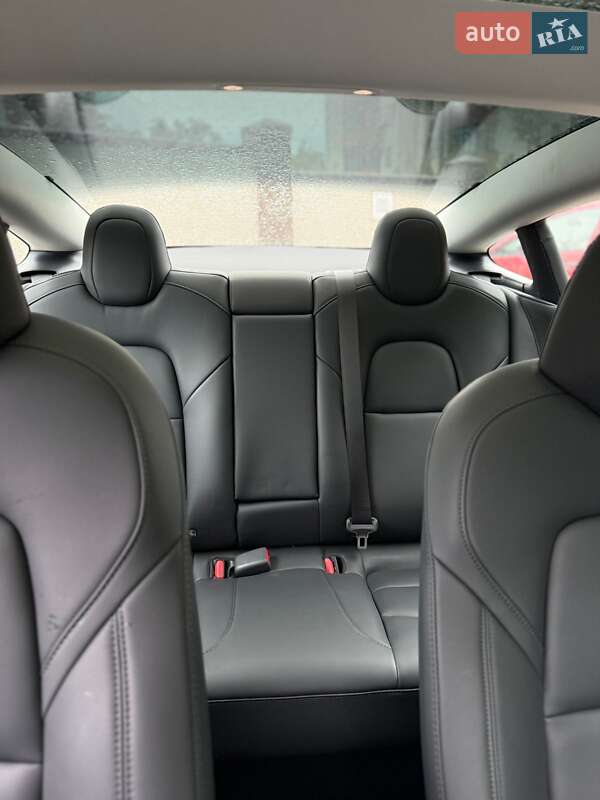 Седан Tesla Model 3 2023 в Киеве фото 14 Седан Tesla Model 3 2023 в Киеве