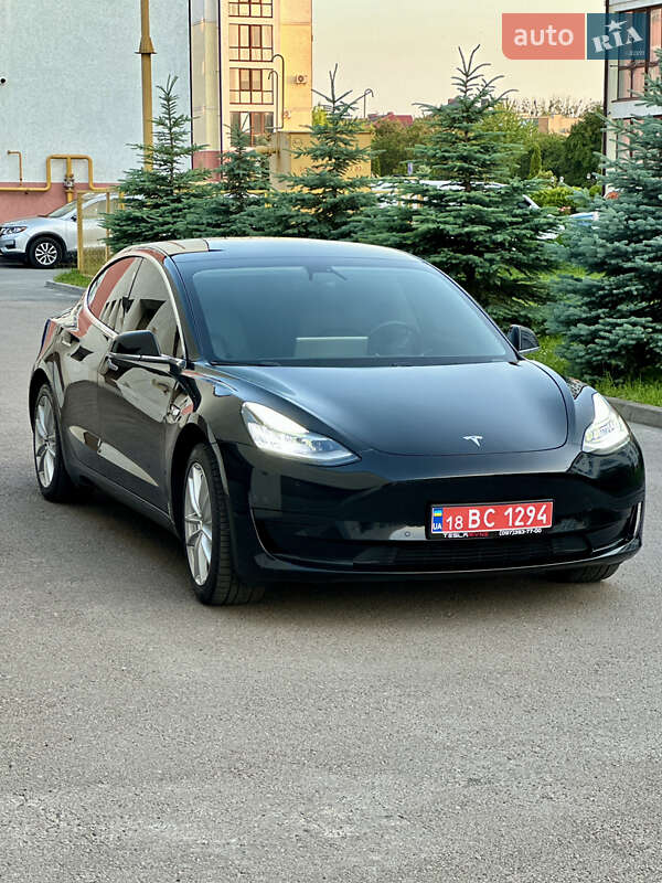 Tesla Model 3 2020