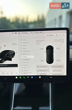 Седан Tesla Model 3 2020 в 
