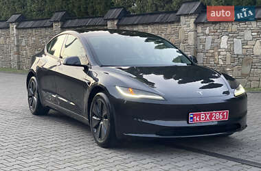 Седан Tesla Model 3 2024 в 
