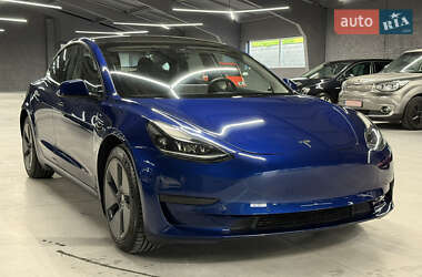 Седан Tesla Model 3 2021 в 