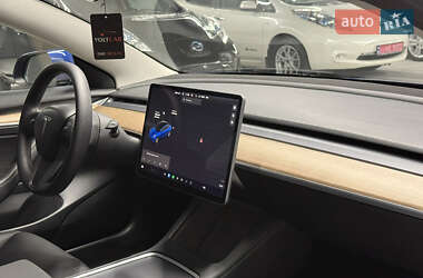 Седан Tesla Model 3 2021 в 