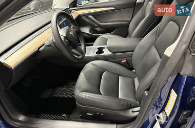 Седан Tesla Model 3 2021 в 