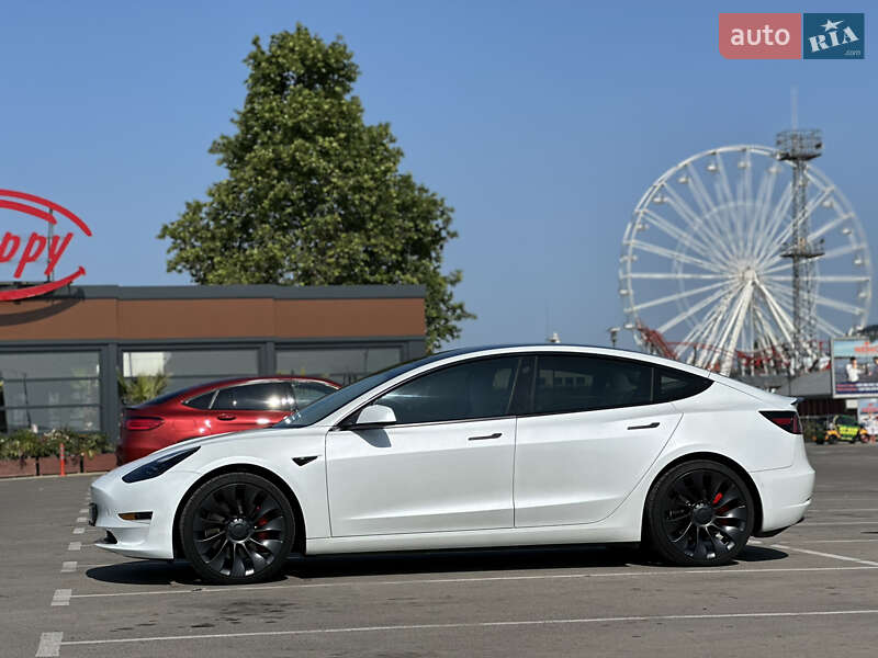 Седан Tesla Model 3 2023 в Одессе