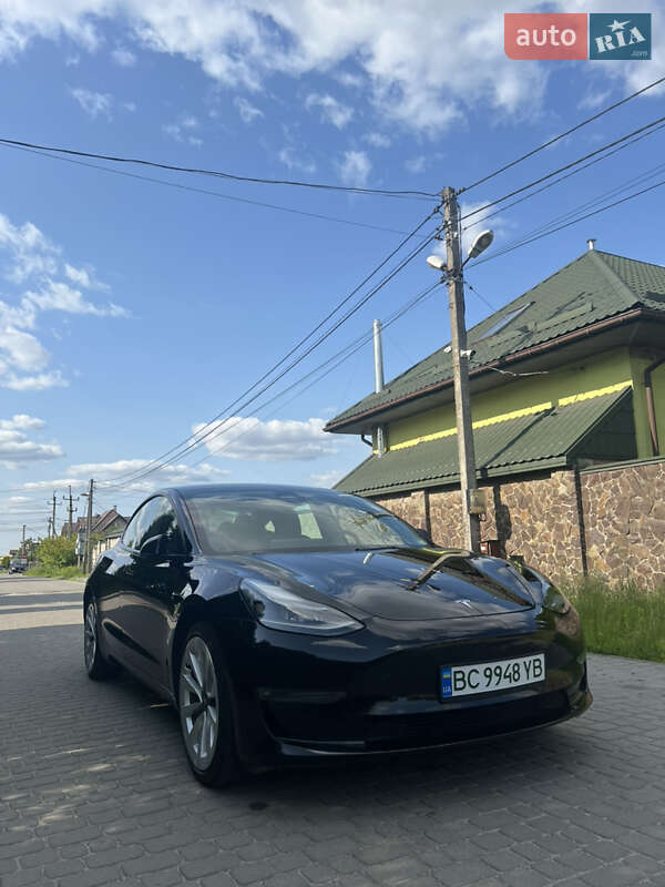 Tesla Model 3 2022