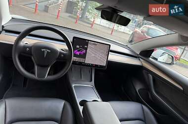 Седан Tesla Model 3 2021 в Києві