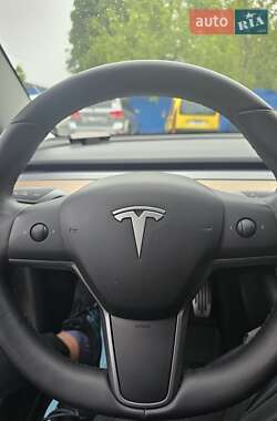 Седан Tesla Model 3 2019 в 