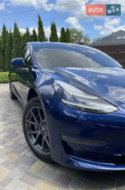 Седан Tesla Model 3 2019 в 