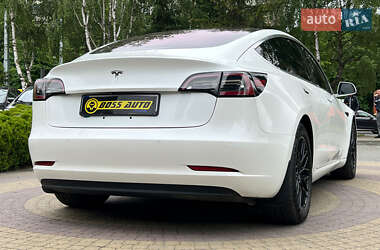 Седан Tesla Model 3 2017 в 
