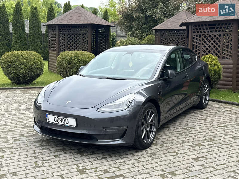 Tesla Model 3 2021