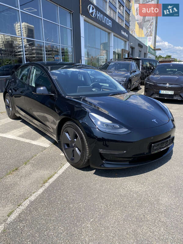 Седан Tesla Model 3 2021 в Києві