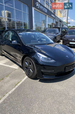 Седан Tesla Model 3 2021 в 