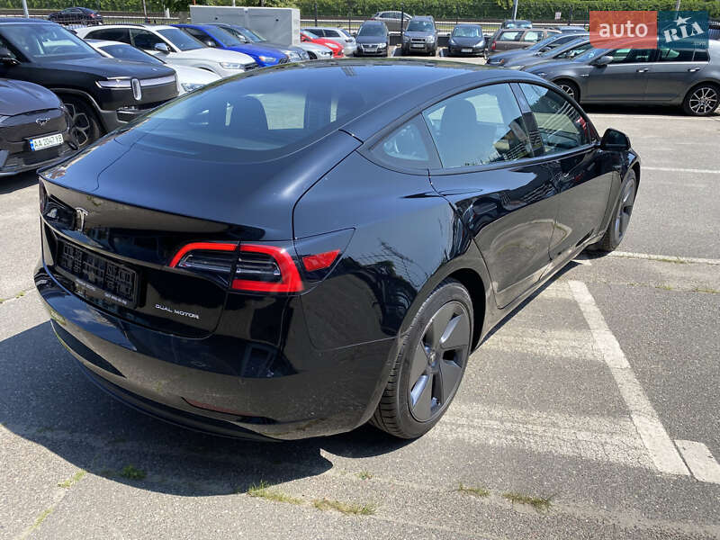 Седан Tesla Model 3 2021 в Києві