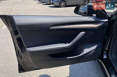 Седан Tesla Model 3 2021 в 