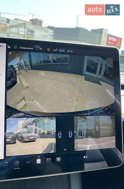 Седан Tesla Model 3 2021 в 