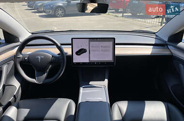 Седан Tesla Model 3 2021 в 