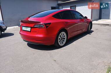 Седан Tesla Model 3 2023 в 