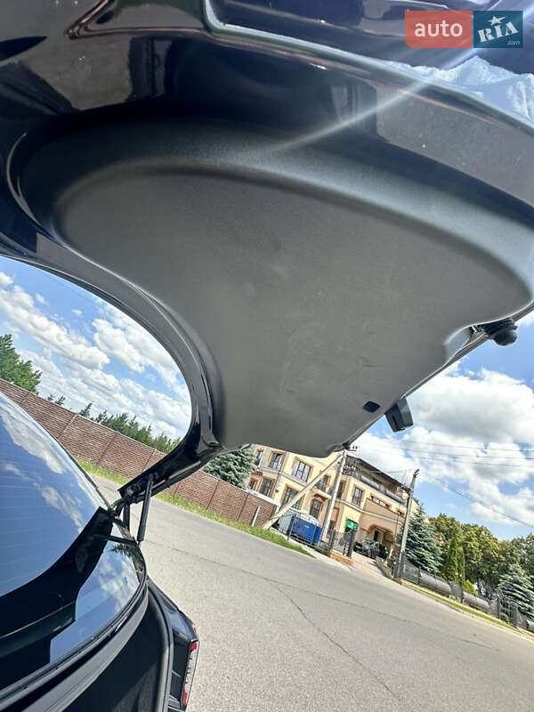 Седан Tesla Model 3 2021 в Киеве