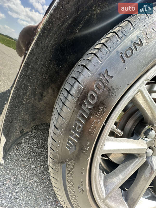 Седан Tesla Model 3 2021 в Киеве