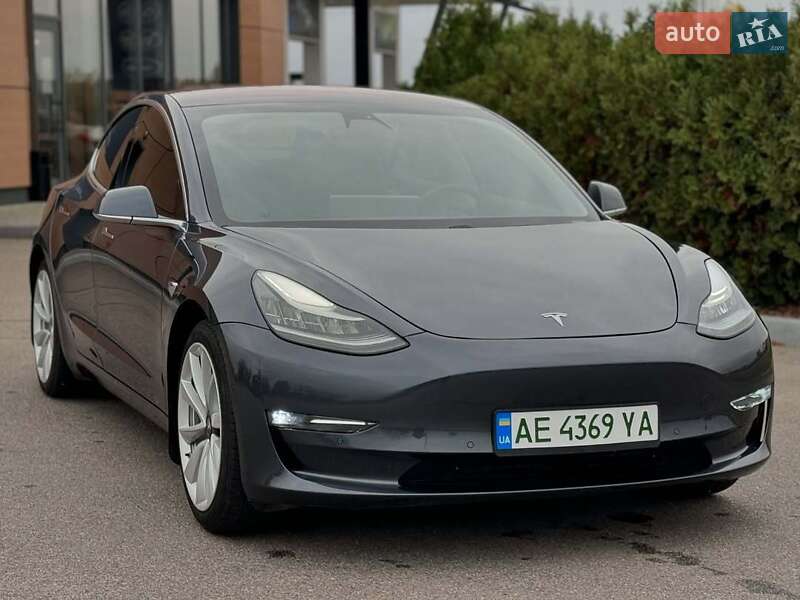 Седан Tesla Model 3 2019 в Киеве