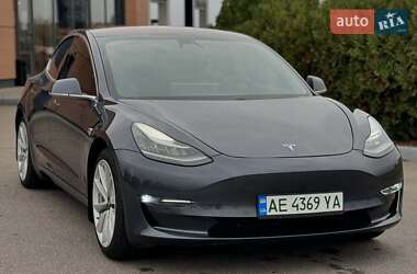 Седан Tesla Model 3 2019 в 