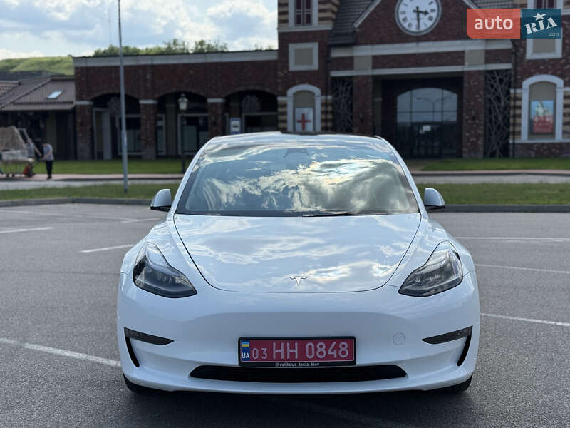 Седан Tesla Model 3 2023 в Киеве