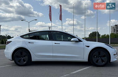 Седан Tesla Model 3 2023 в 