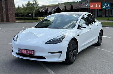 Седан Tesla Model 3 2023 в 