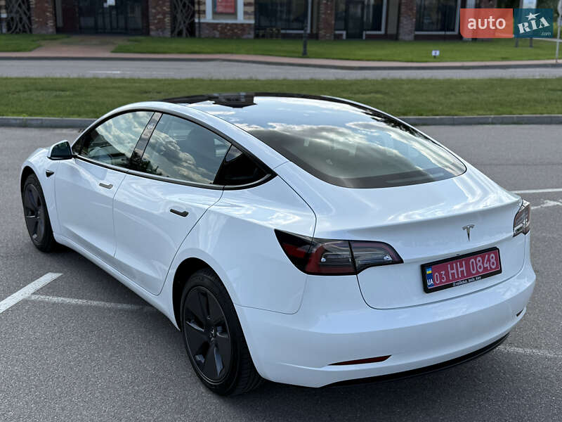 Седан Tesla Model 3 2023 в Киеве