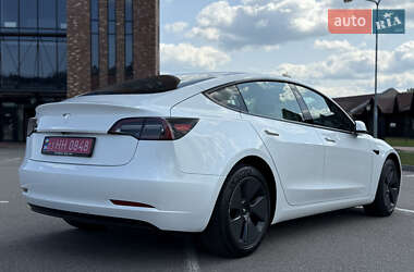 Седан Tesla Model 3 2023 в 
