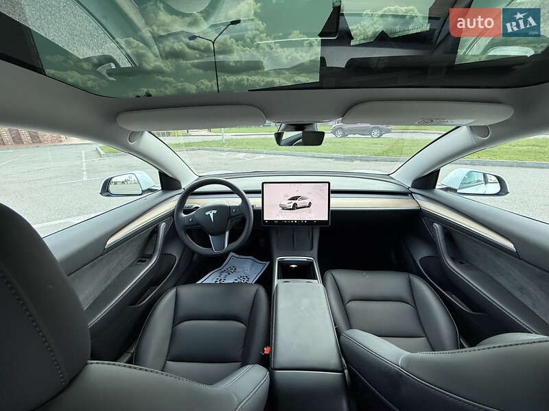 Седан Tesla Model 3 2023 в Киеве