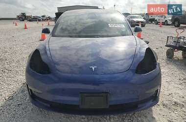 Седан Tesla Model 3 2020 в 