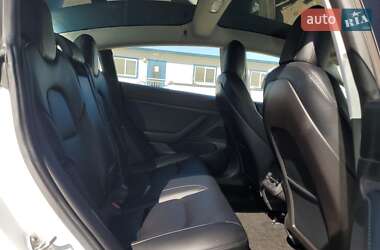Седан Tesla Model 3 2020 в 