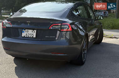 Седан Tesla Model 3 2020 в 