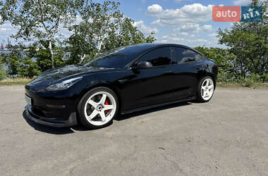 Седан Tesla Model 3 2019 в 