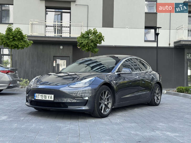 Седан Tesla Model 3 2019 в Ивано-Франковске